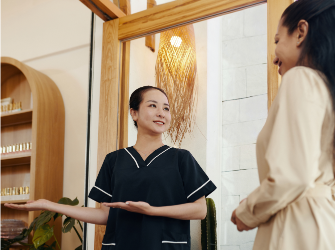 Biết chiến lược lẫn công cụ giúp nhân viên, đối tác và khách hàng trở thành người tìm khách hàng mới về cho bạn